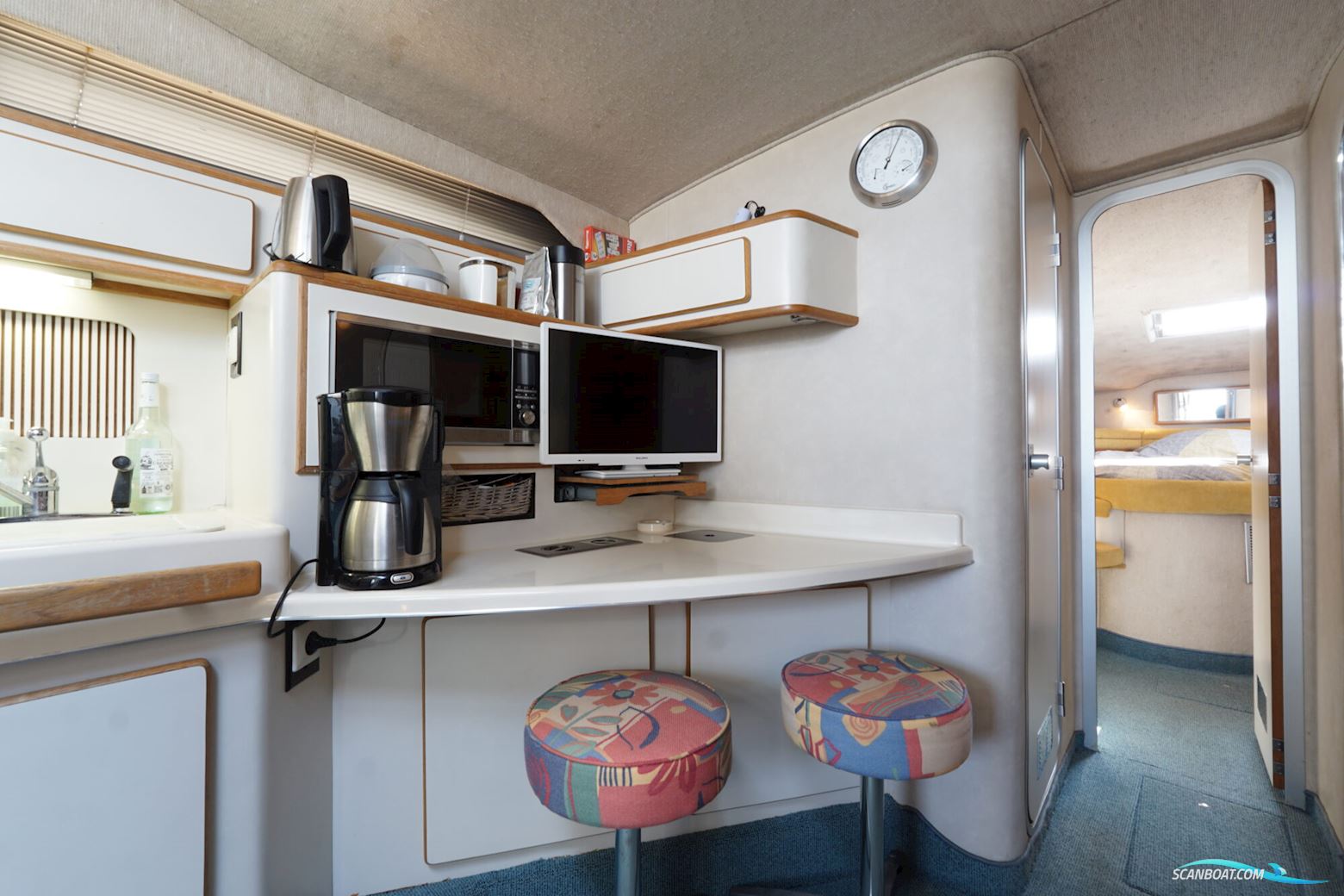 Sea Ray 400 Express Cruiser