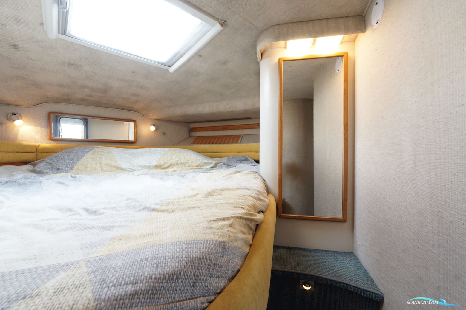 Sea Ray 400 Express Cruiser