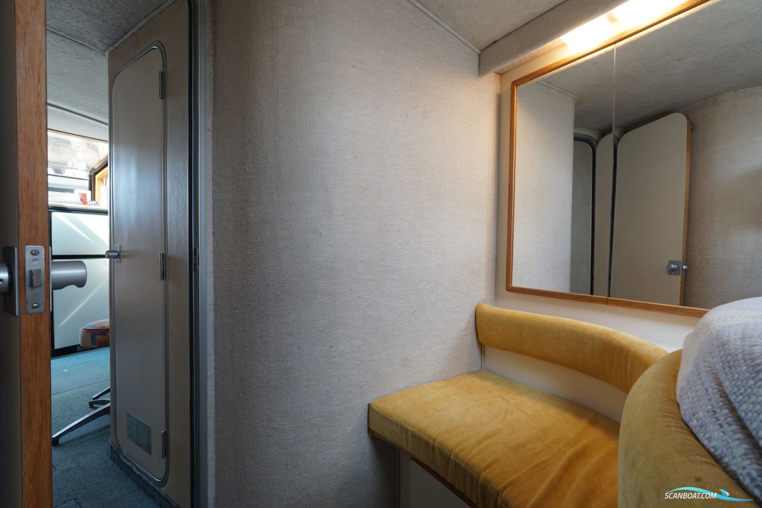 Sea Ray 400 Express Cruiser