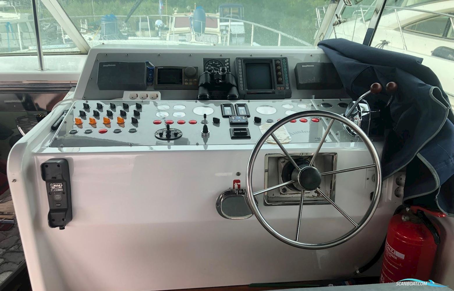 Sea Ray 400 Express Cruiser