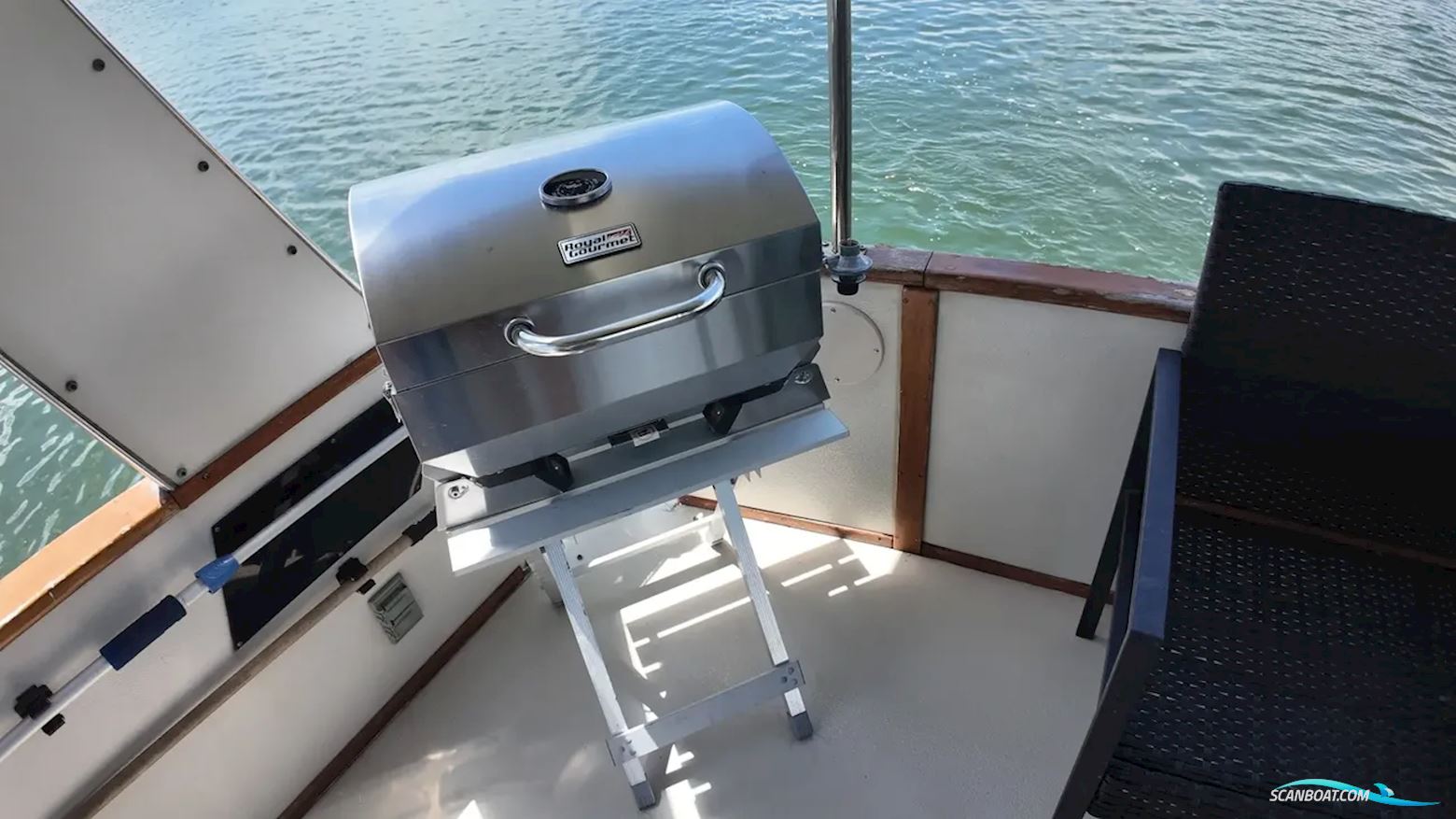 Sea Ray 410 Aft Cabin