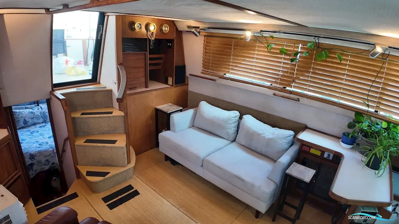 Sea Ray 410 Aft Cabin