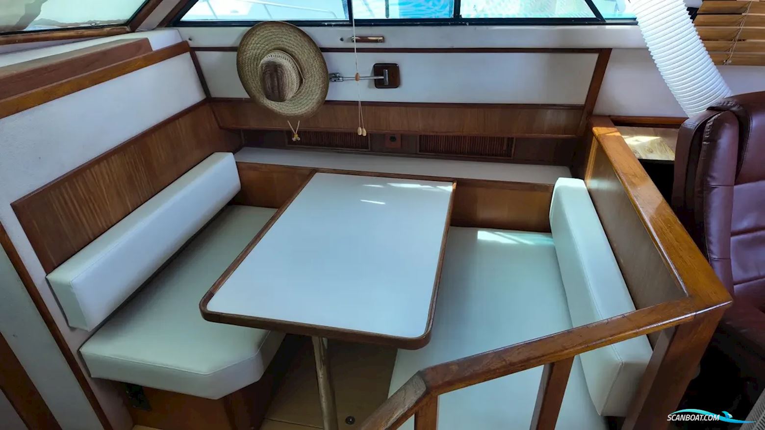 Sea Ray 410 Aft Cabin