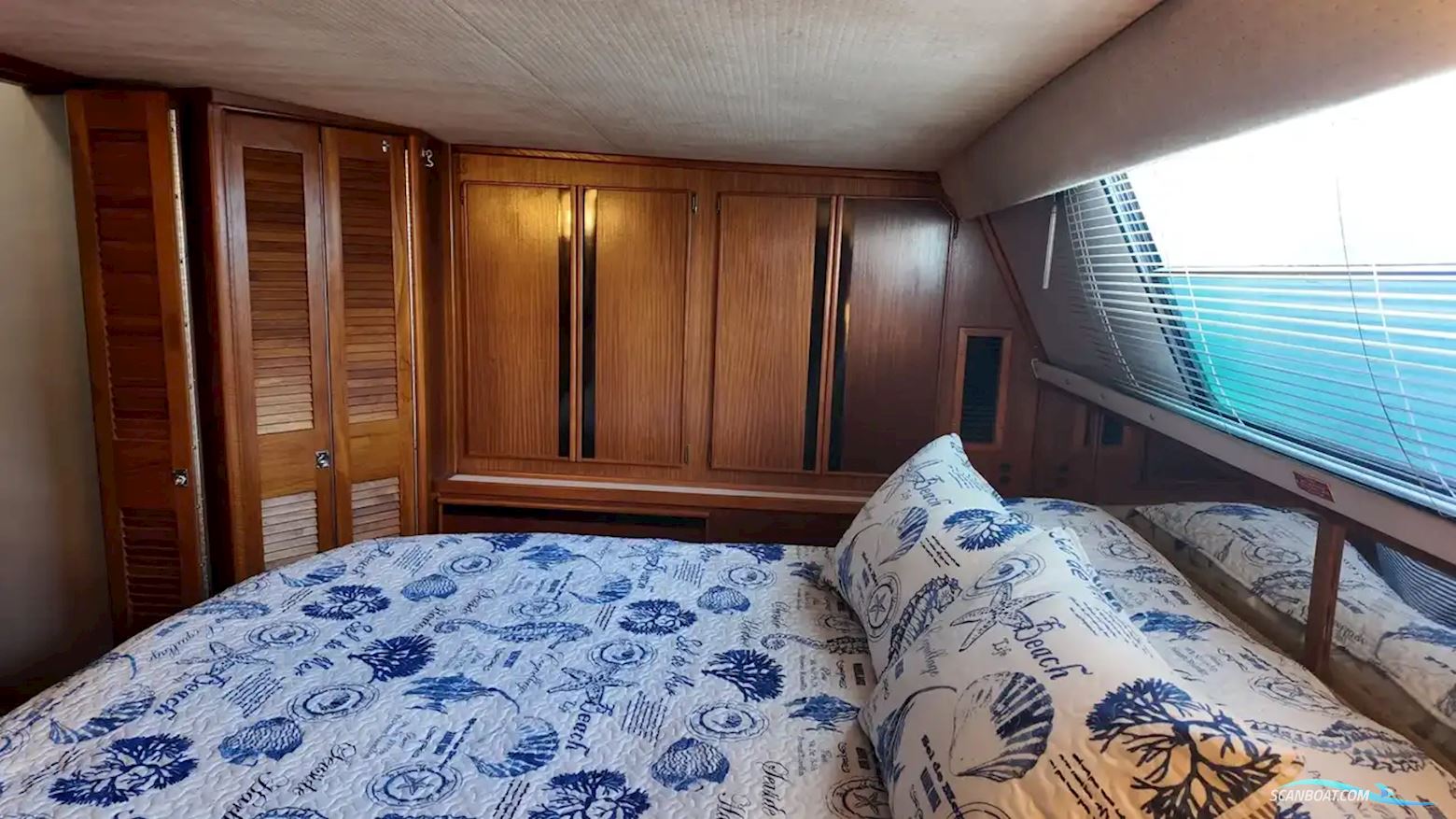 Sea Ray 410 Aft Cabin