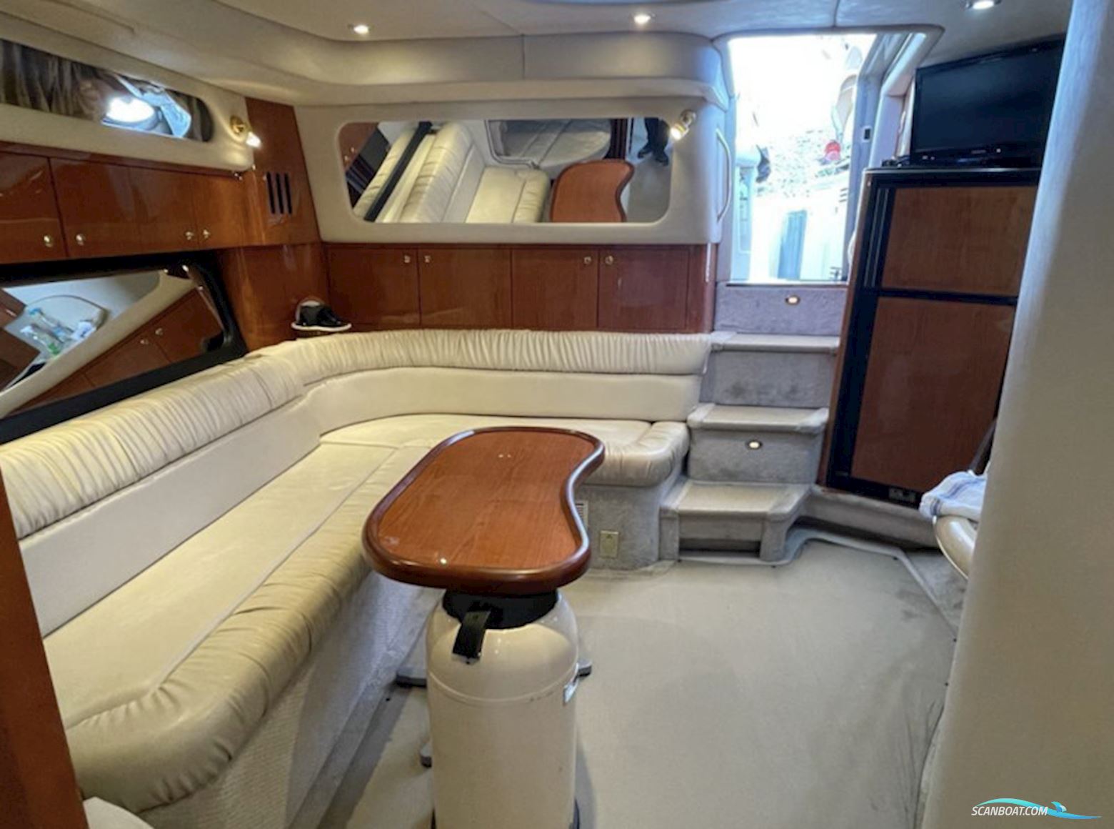 Sea Ray 410 Express Cruiser