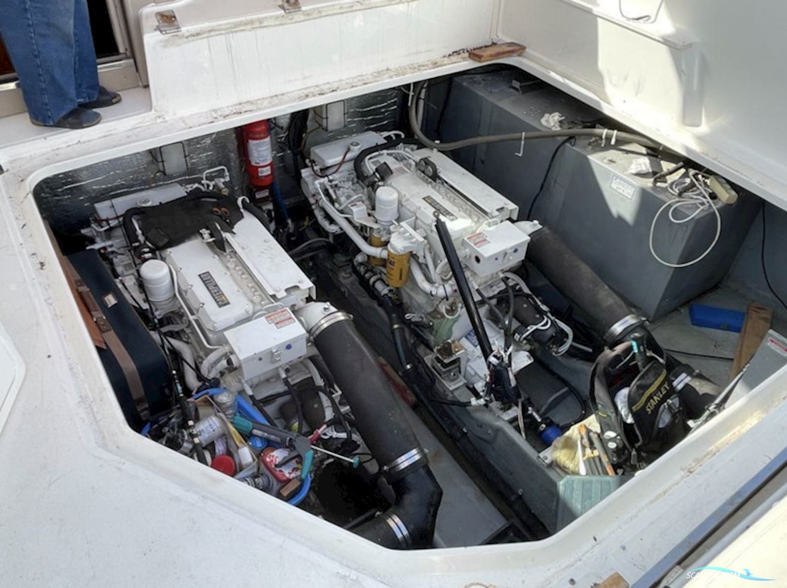 Sea Ray 410 Express Cruiser