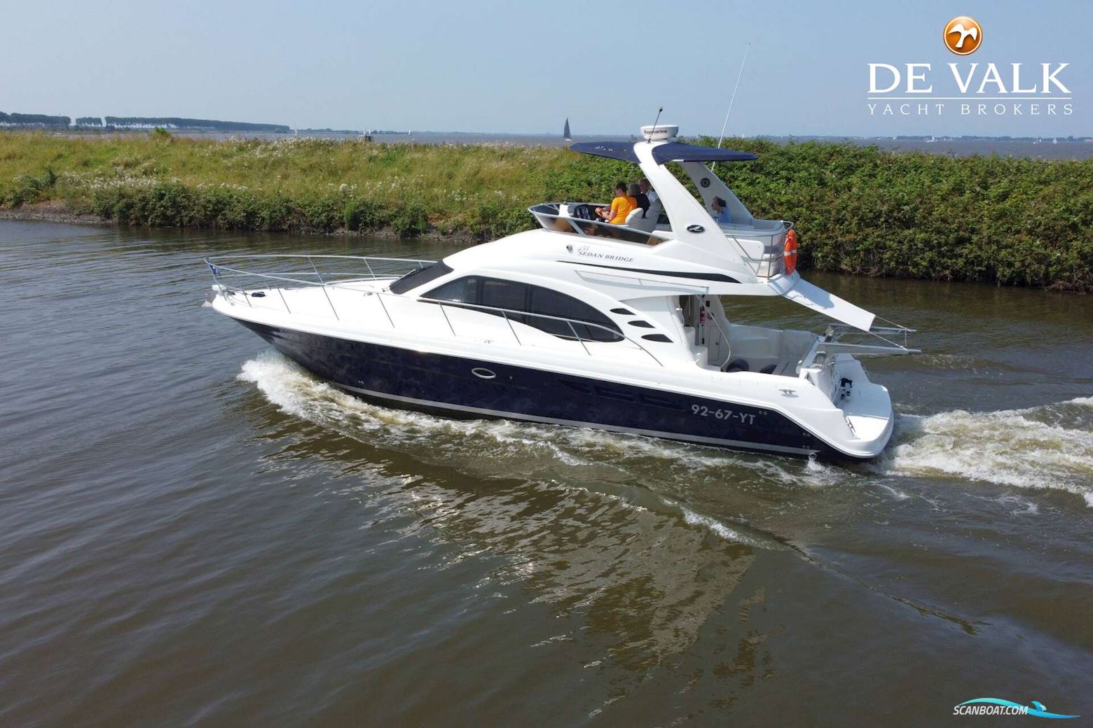 Sea Ray 455 Sedan Bridge