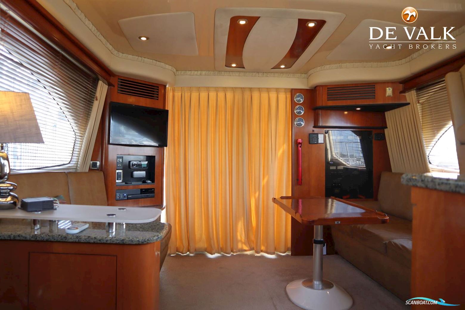 Sea Ray 455 Sedan Bridge