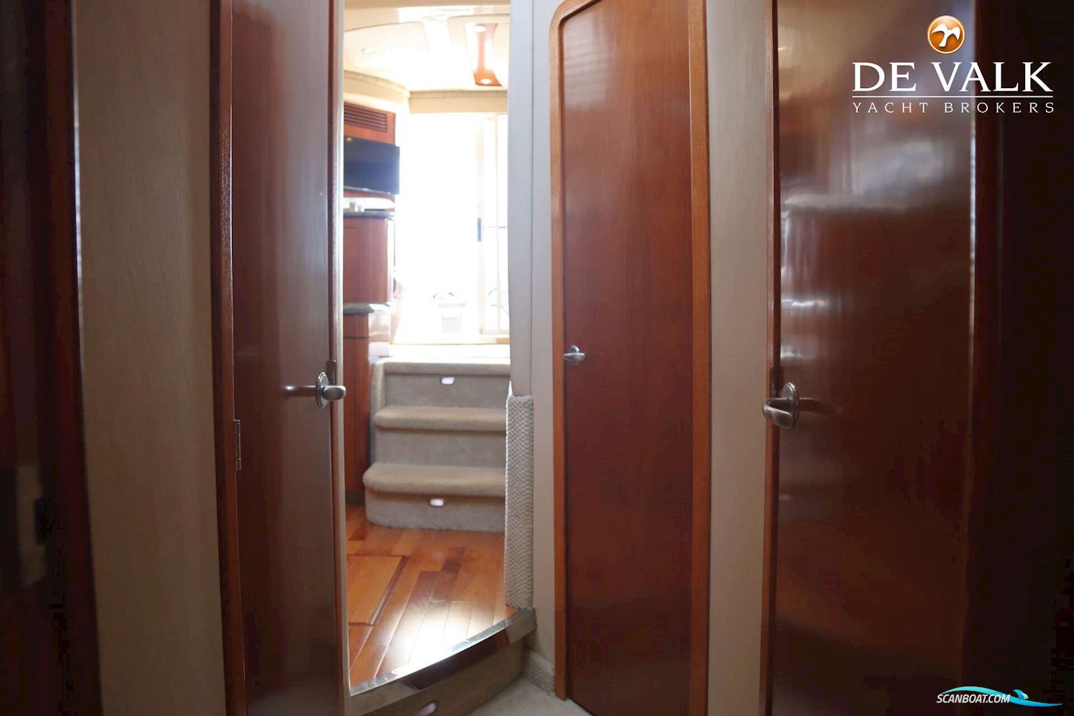 Sea Ray 455 Sedan Bridge