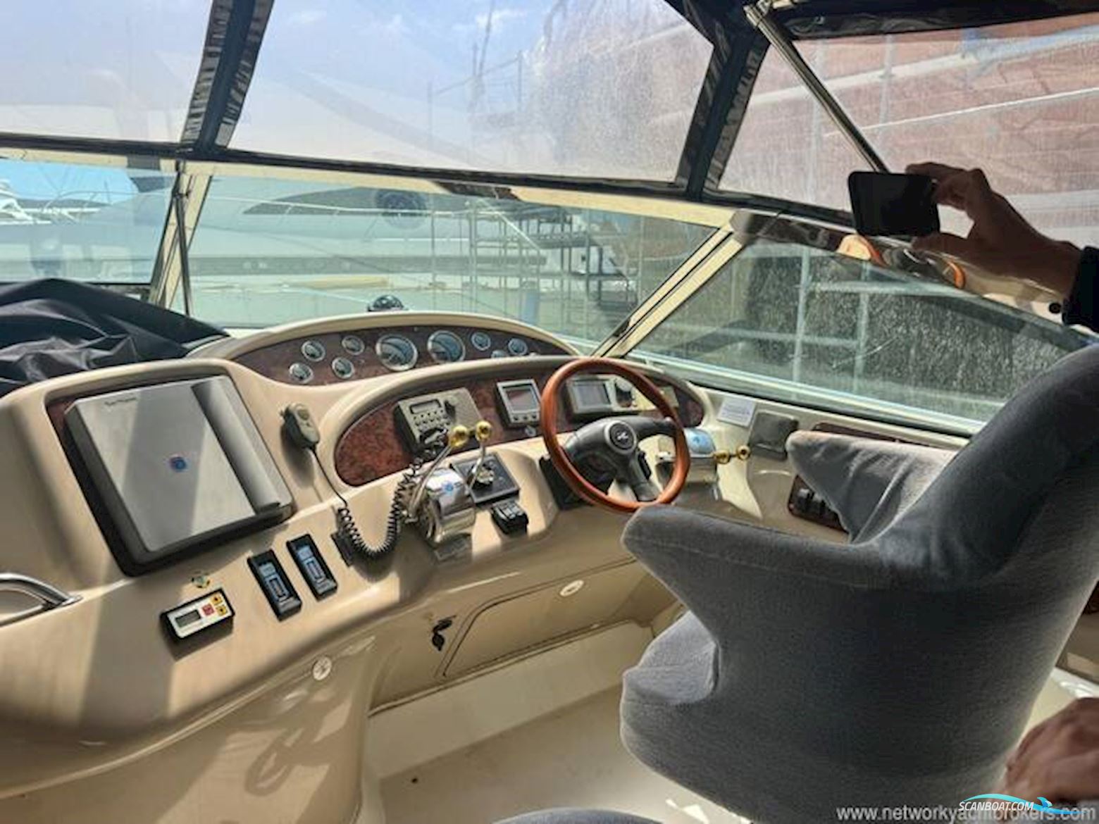 Sea Ray 460 Sundancer
