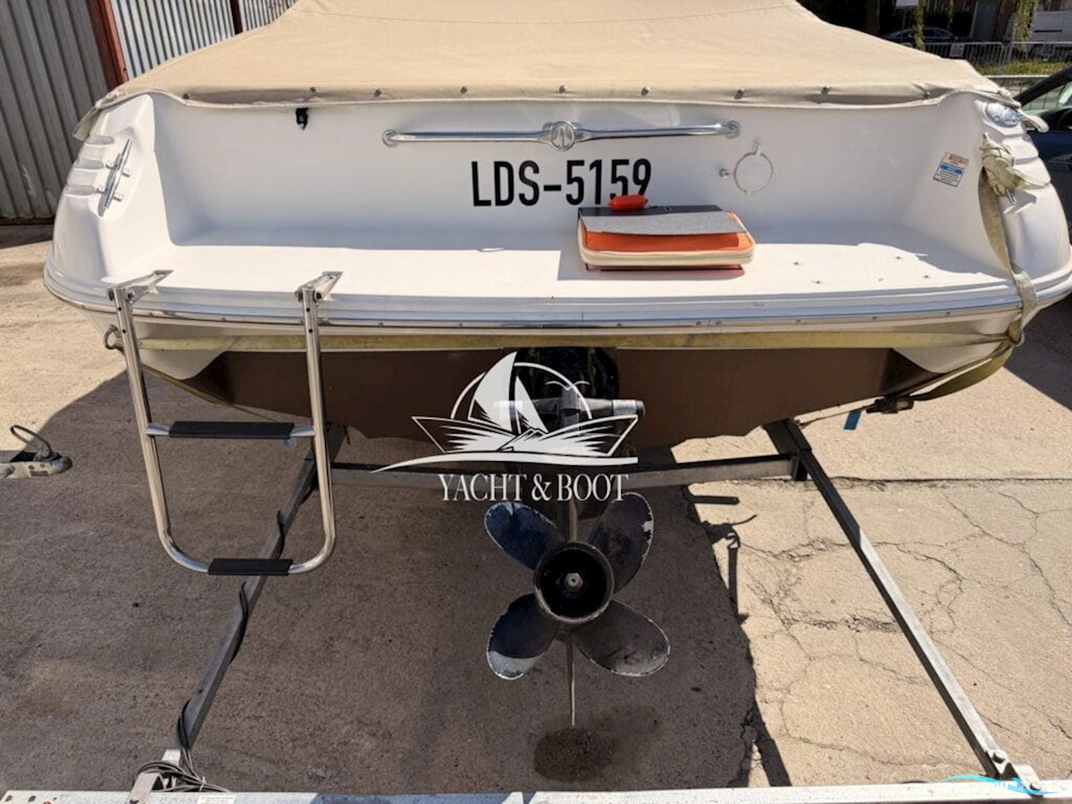 Sea Ray CB 200 Signature