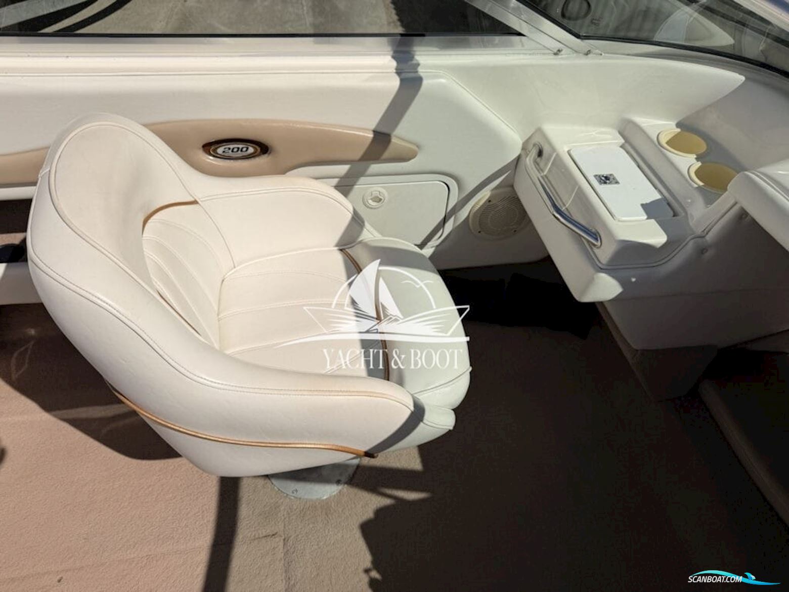 Sea Ray CB 200 Signature