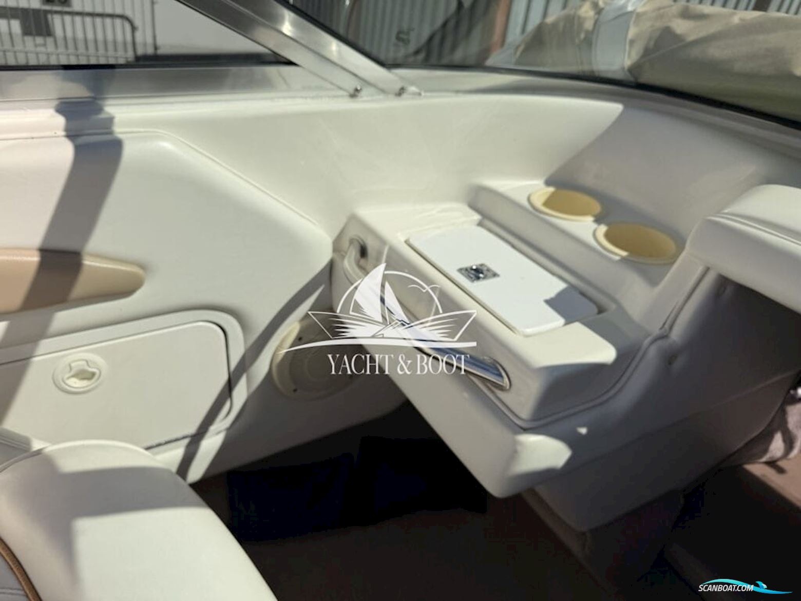 Sea Ray CB 200 Signature