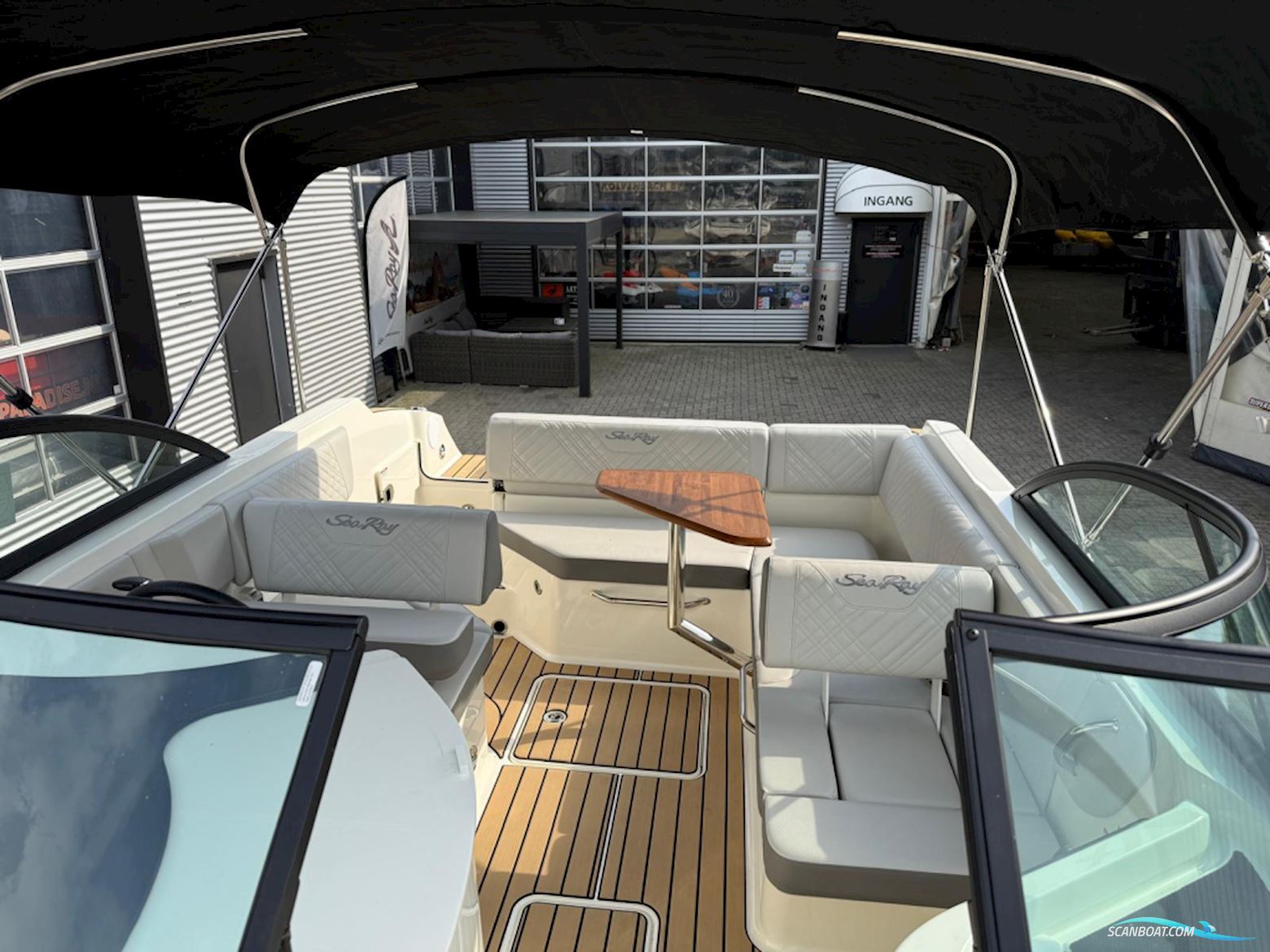Sea Ray SDX 230