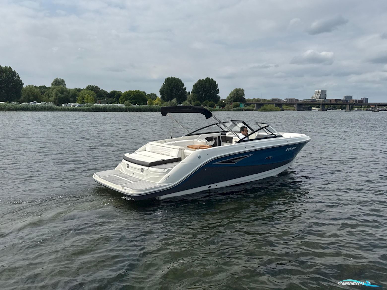 Sea Ray SLX 250