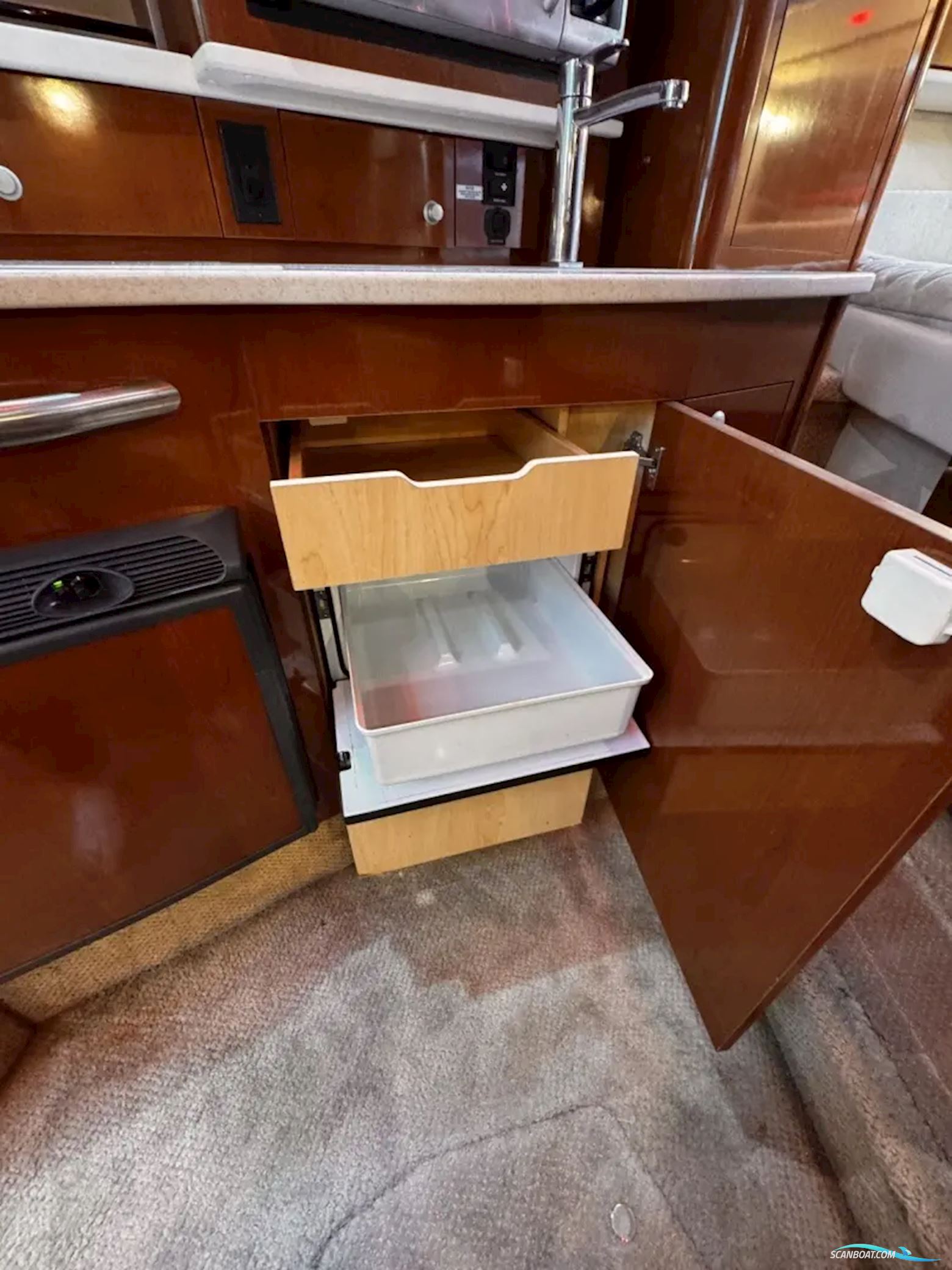 Sea Ray SLX 310