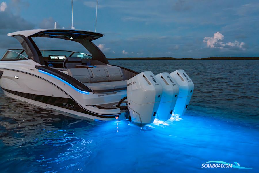 Sea Ray SLX 360