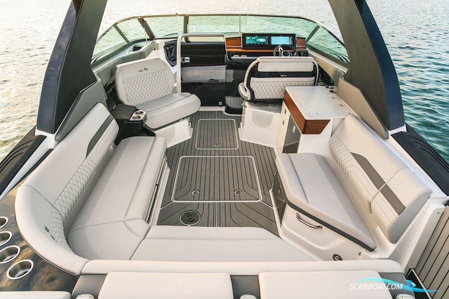 Sea Ray SLX 360