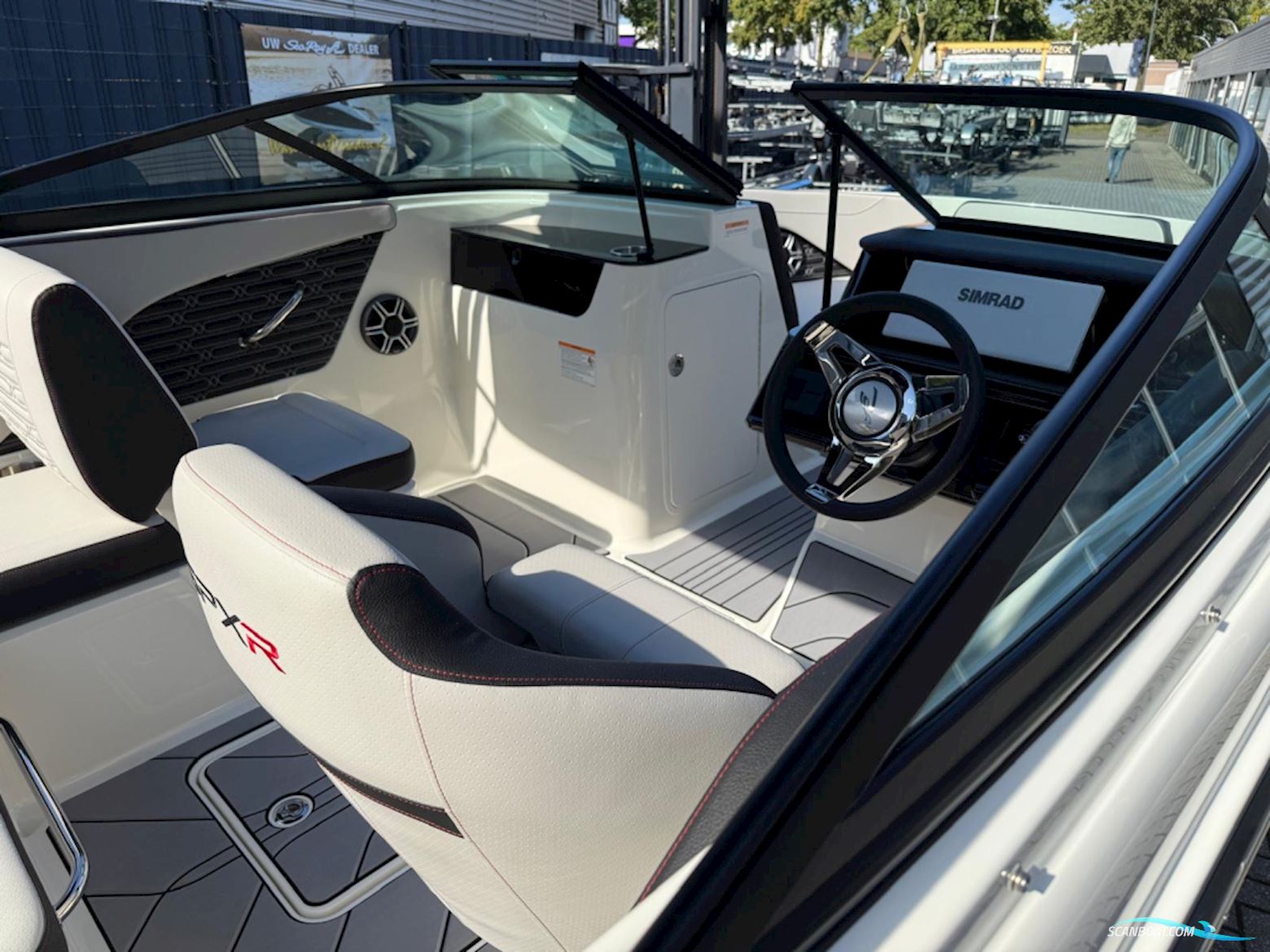 Sea Ray SPX 190 Outboard