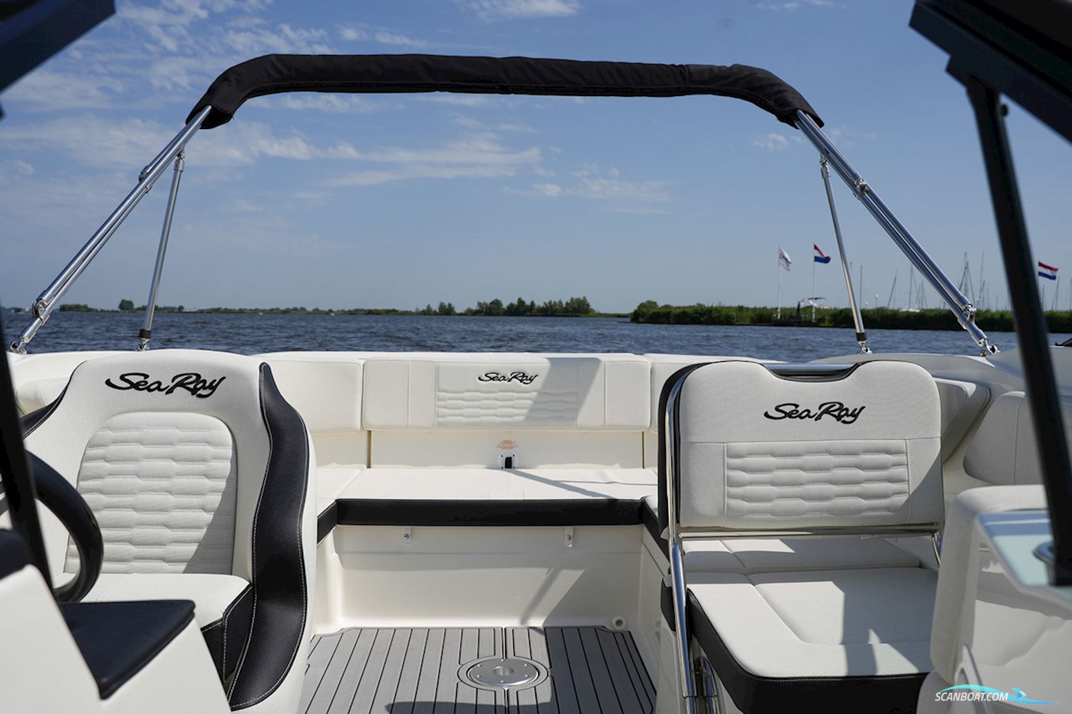 Sea Ray SPX 210