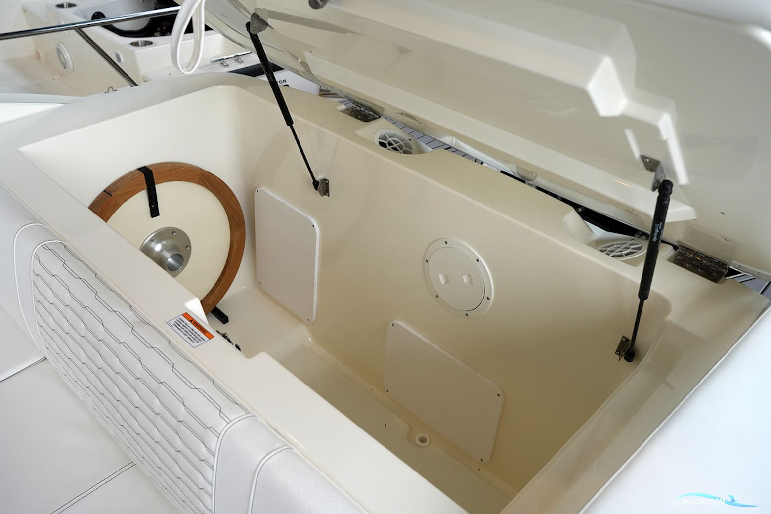 Sea Ray SPX 230 Outboard