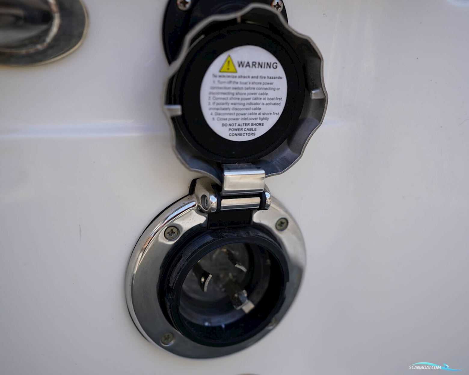 Sea Ray Sun Sport 230