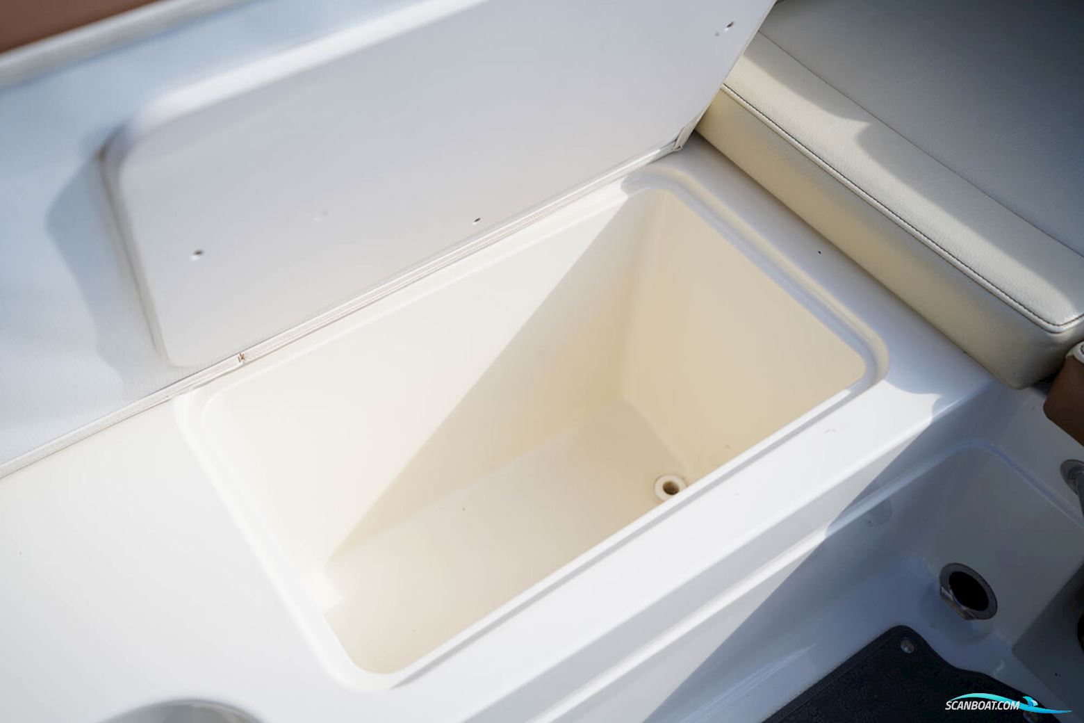 Sea Ray Sun Sport 230