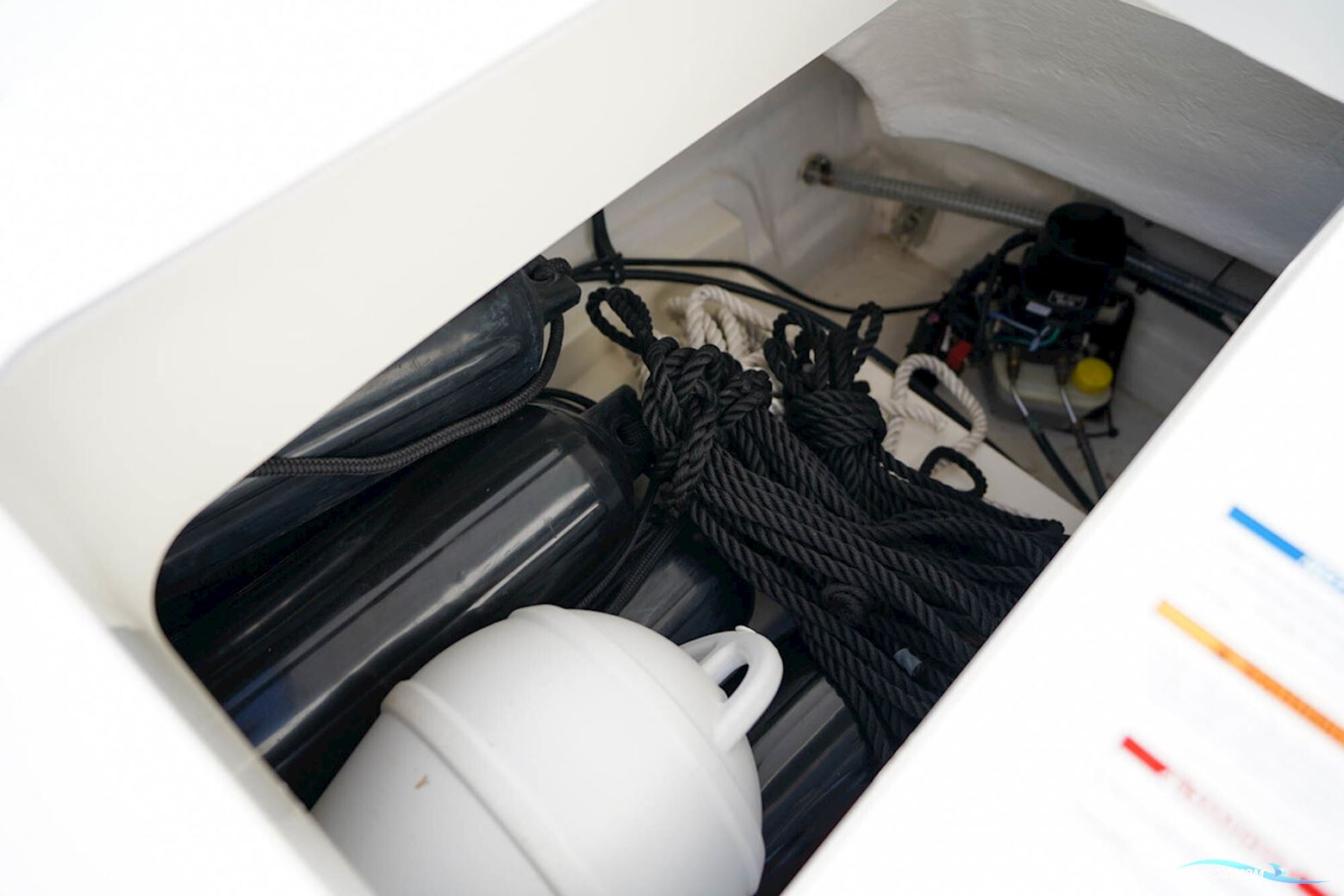 Sea Ray Sun Sport 230