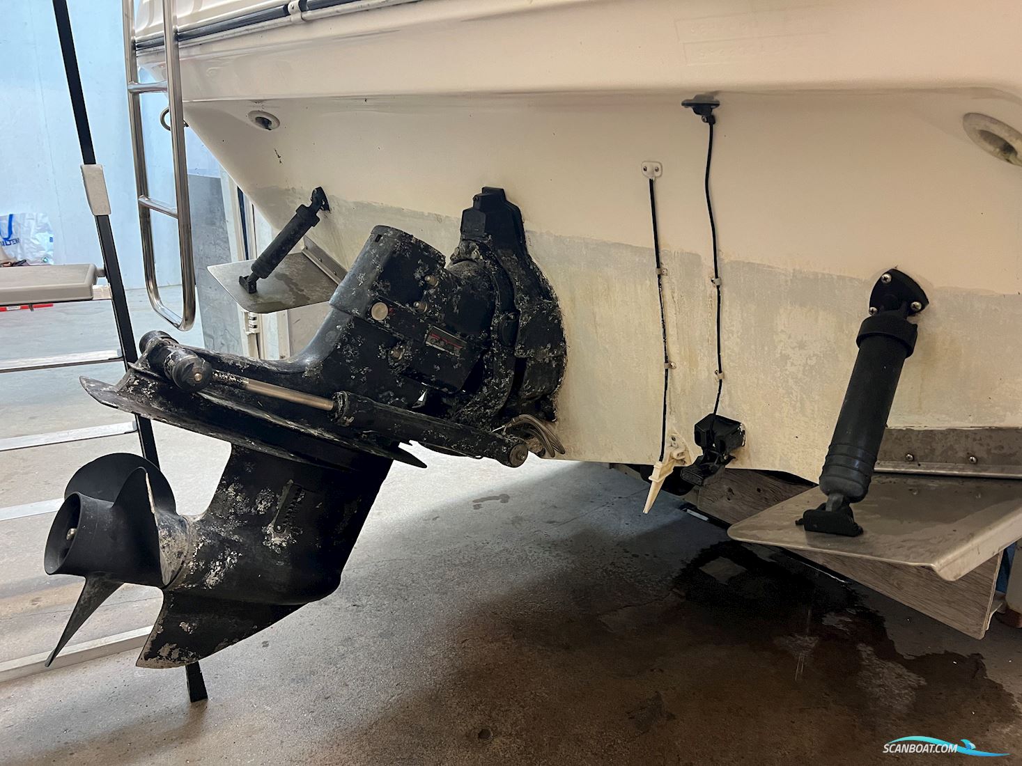 Sea Ray Sundancer 220