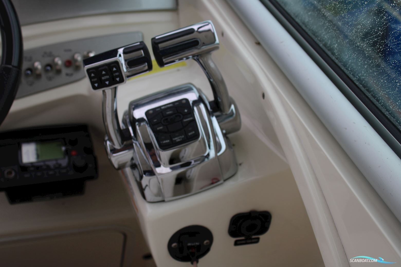 Sea Ray Sundancer 305 DA