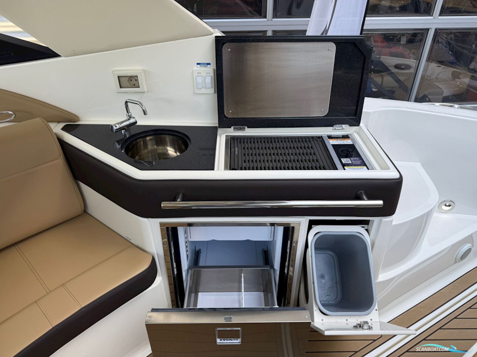 Sea Ray Sundancer 320