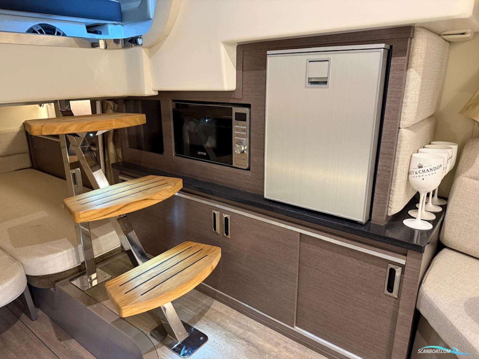 Sea Ray Sundancer 320