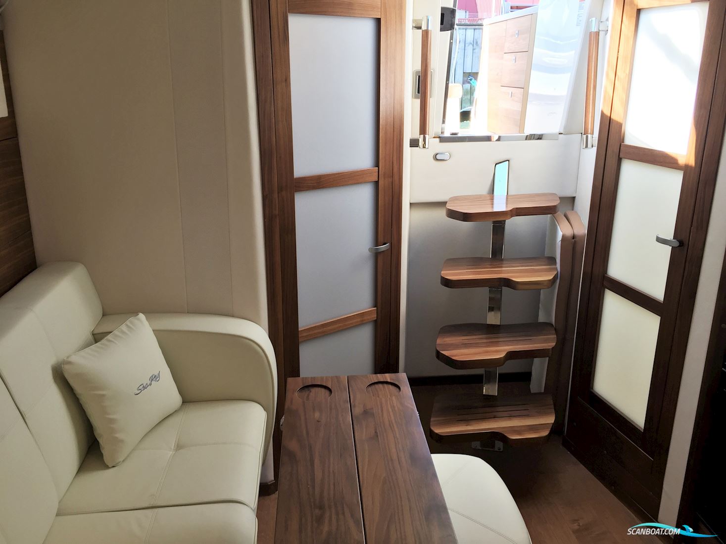 Sea Ray Sundancer 355