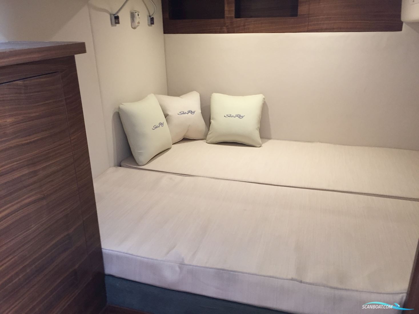 Sea Ray Sundancer 355