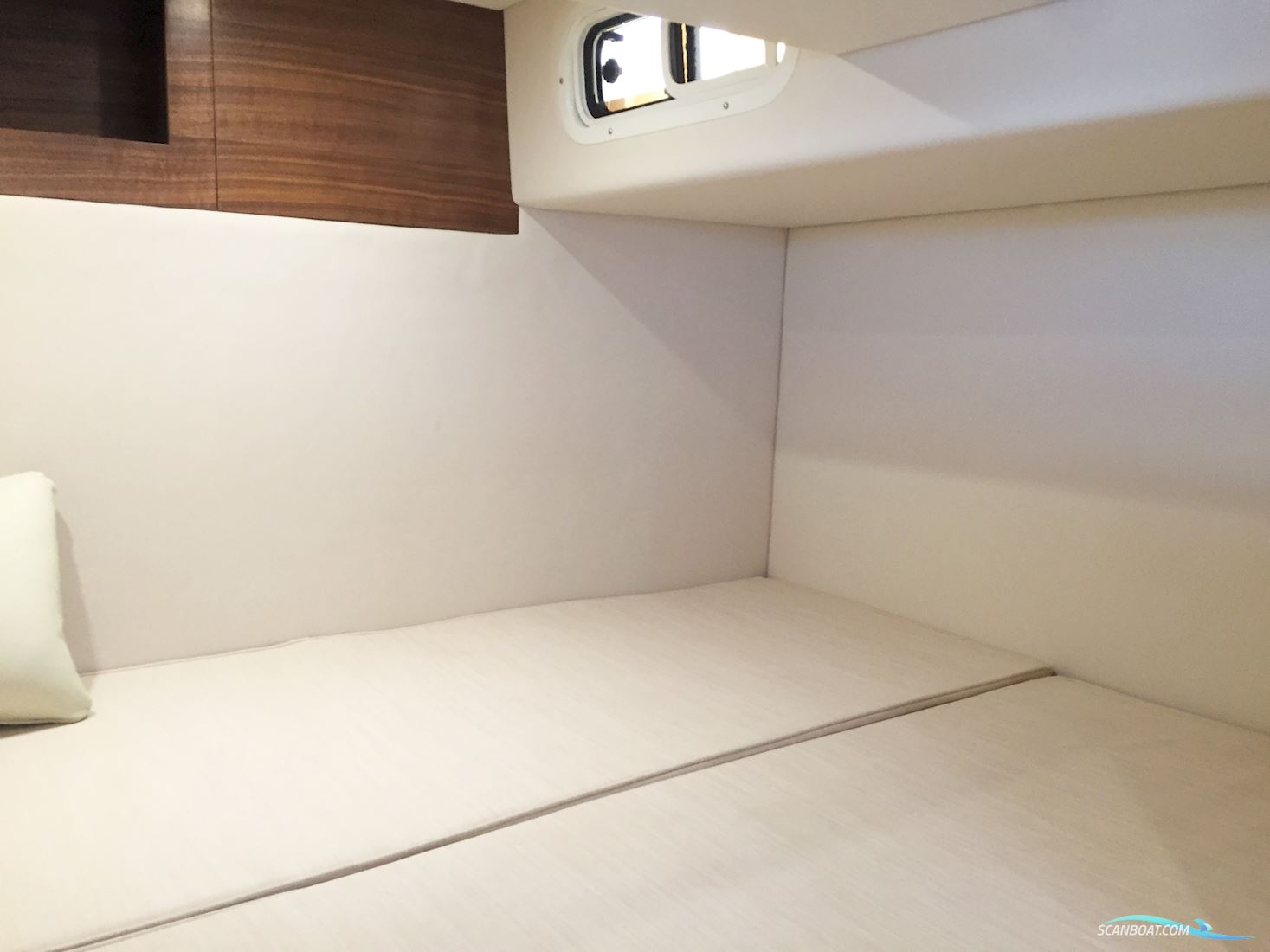 Sea Ray Sundancer 355