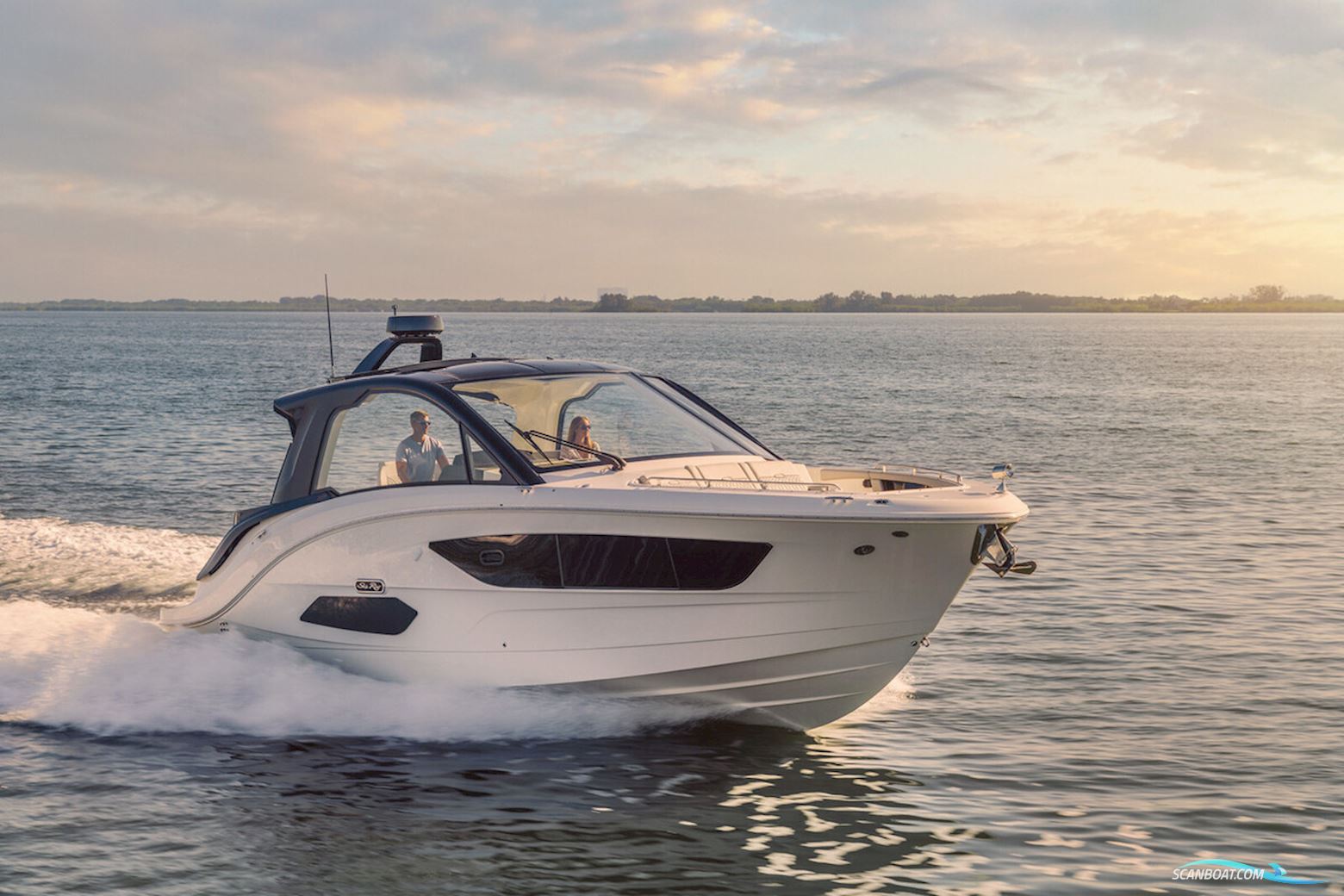 Sea Ray Sundancer 370 Motorboot 2025, Niederlande