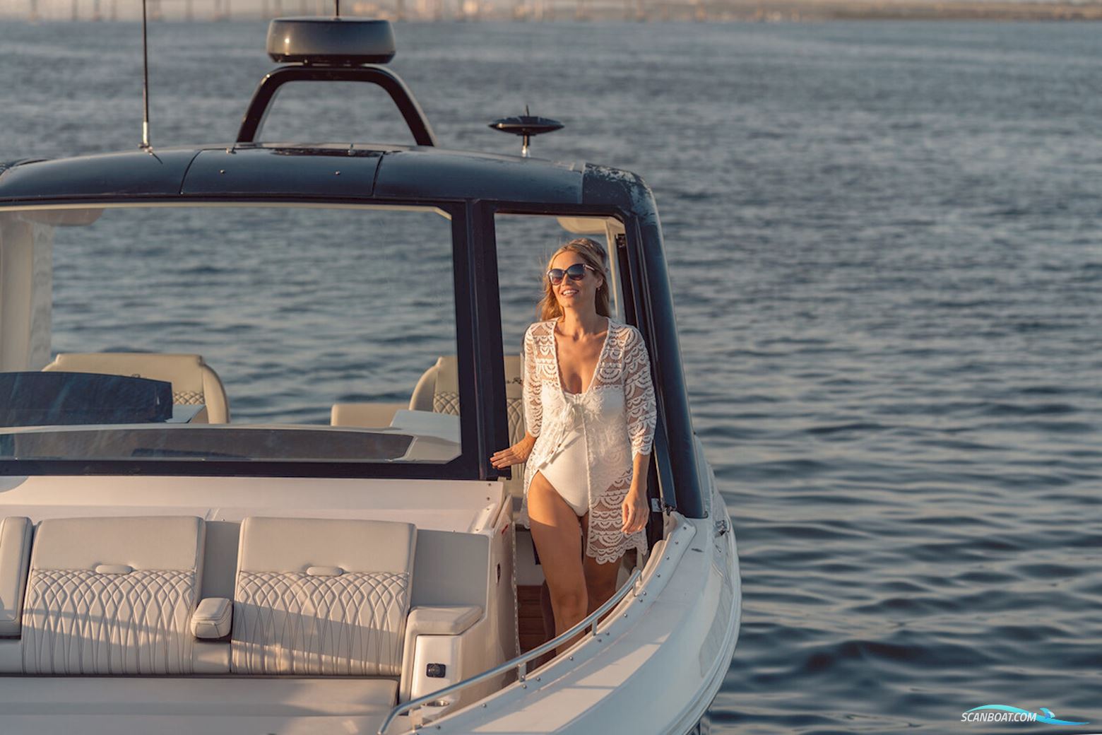 Sea Ray Sundancer 370