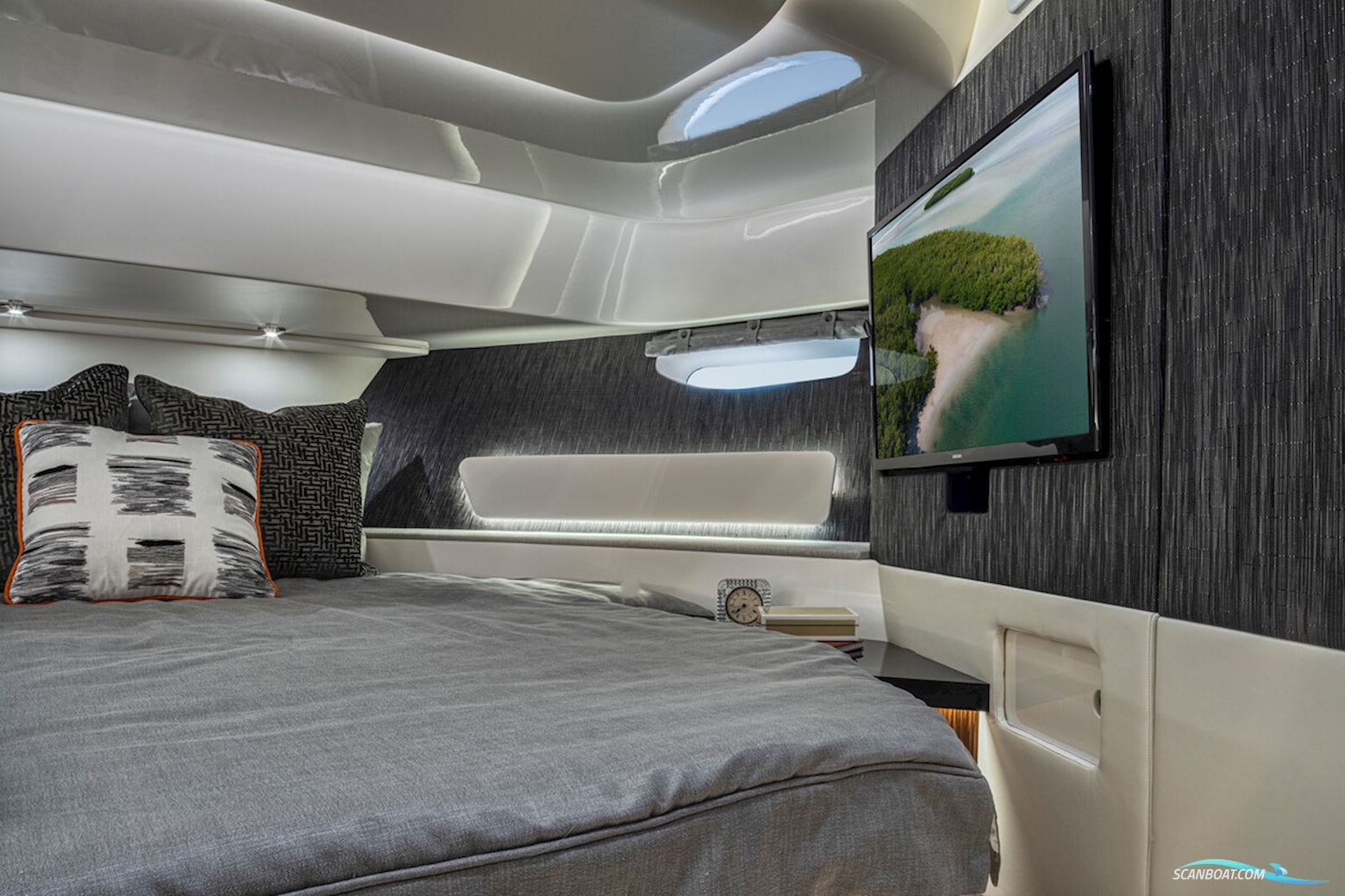 Sea Ray Sundancer 370