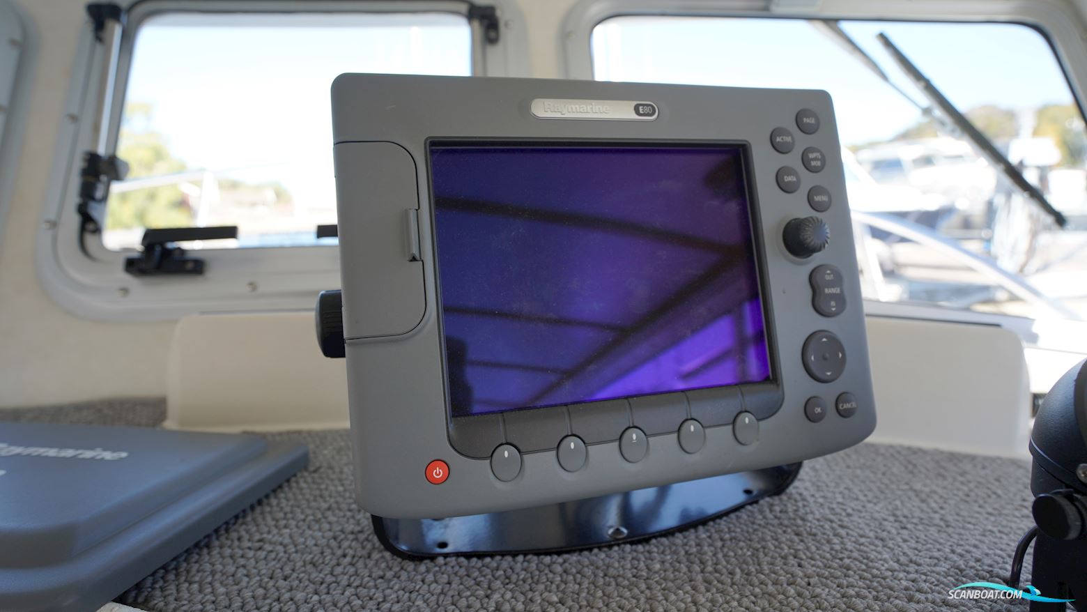 Sea Sport Explorer 2400