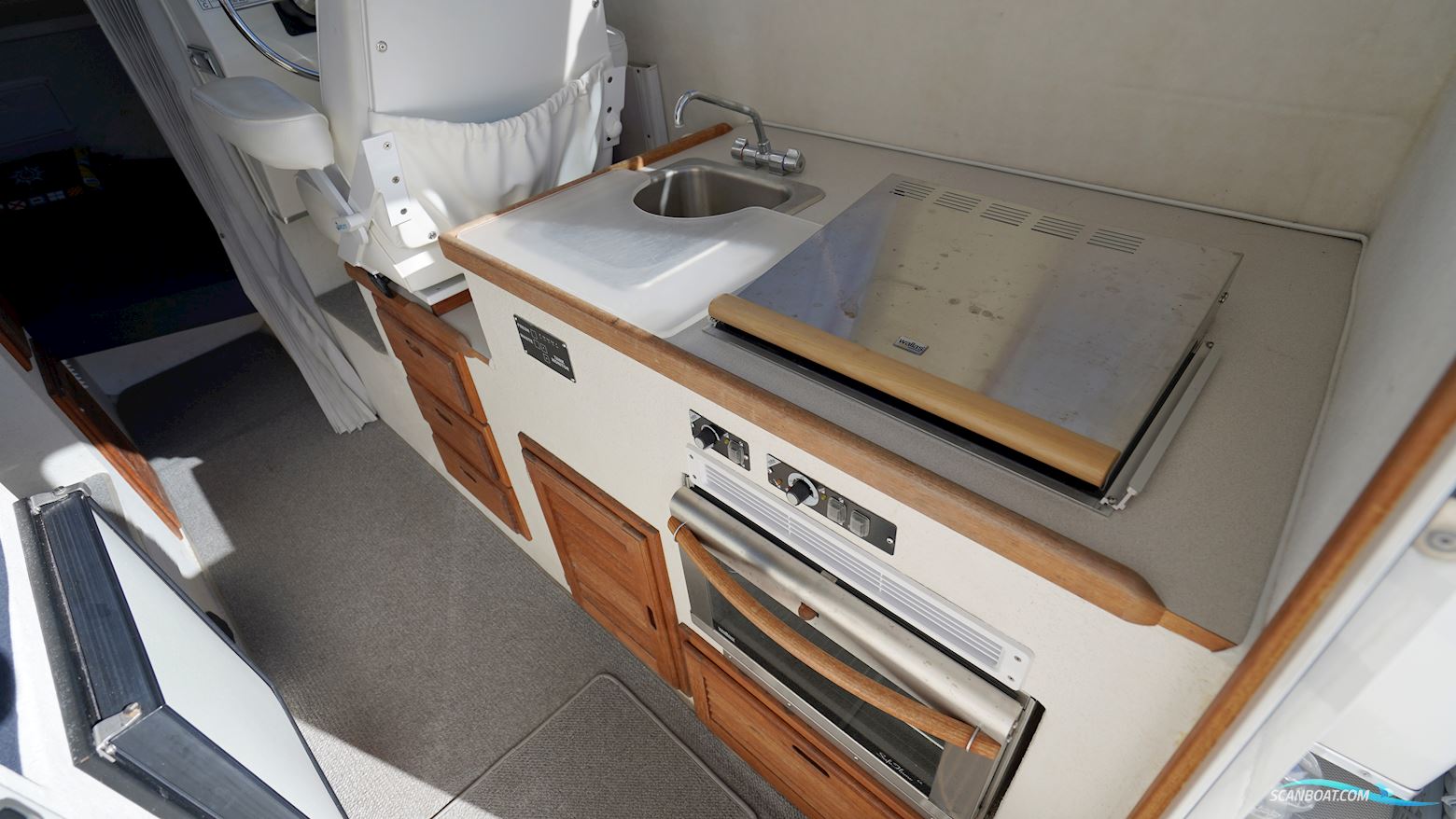 Sea Sport Explorer 2400