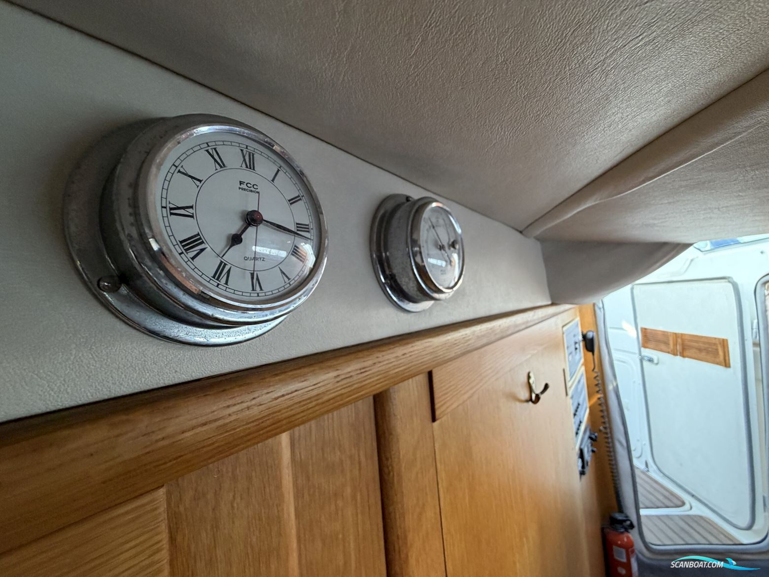 Sealine 290 Ambassador