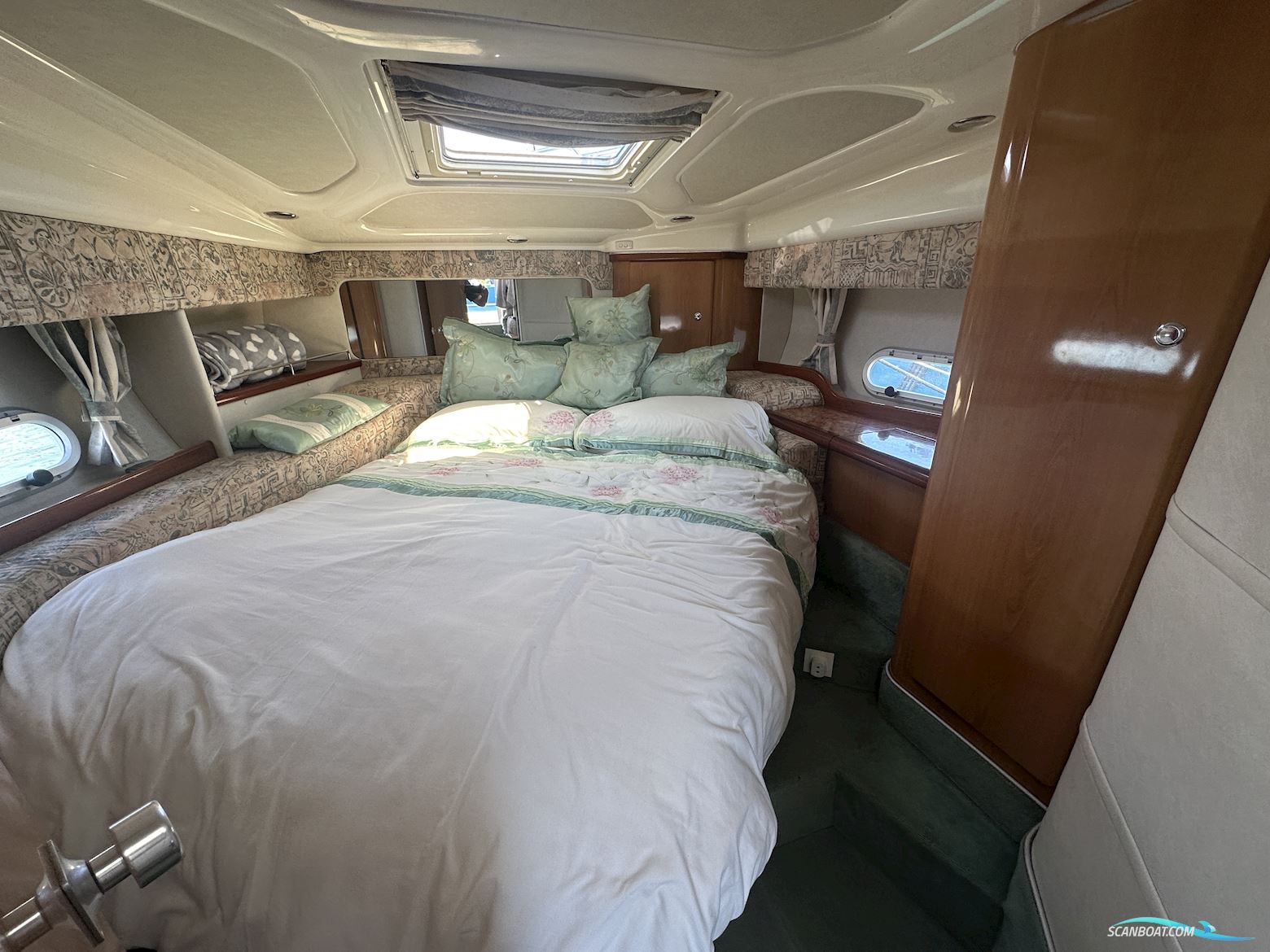 Sealine 330 Statesman