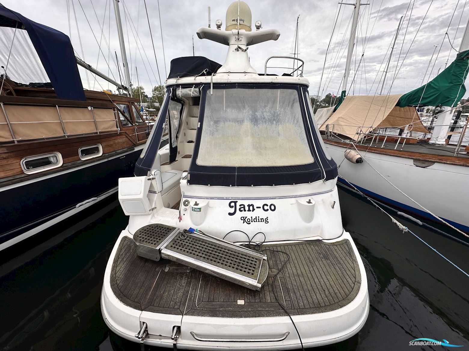 Sealine 360 F