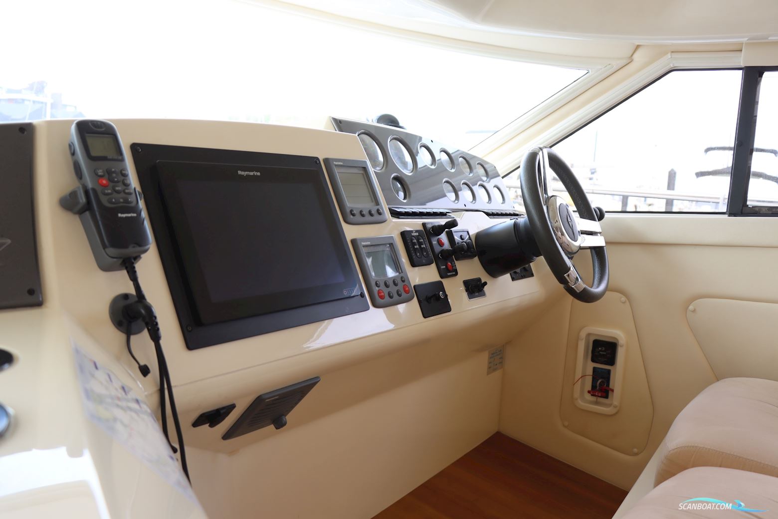 Sealine 42/5