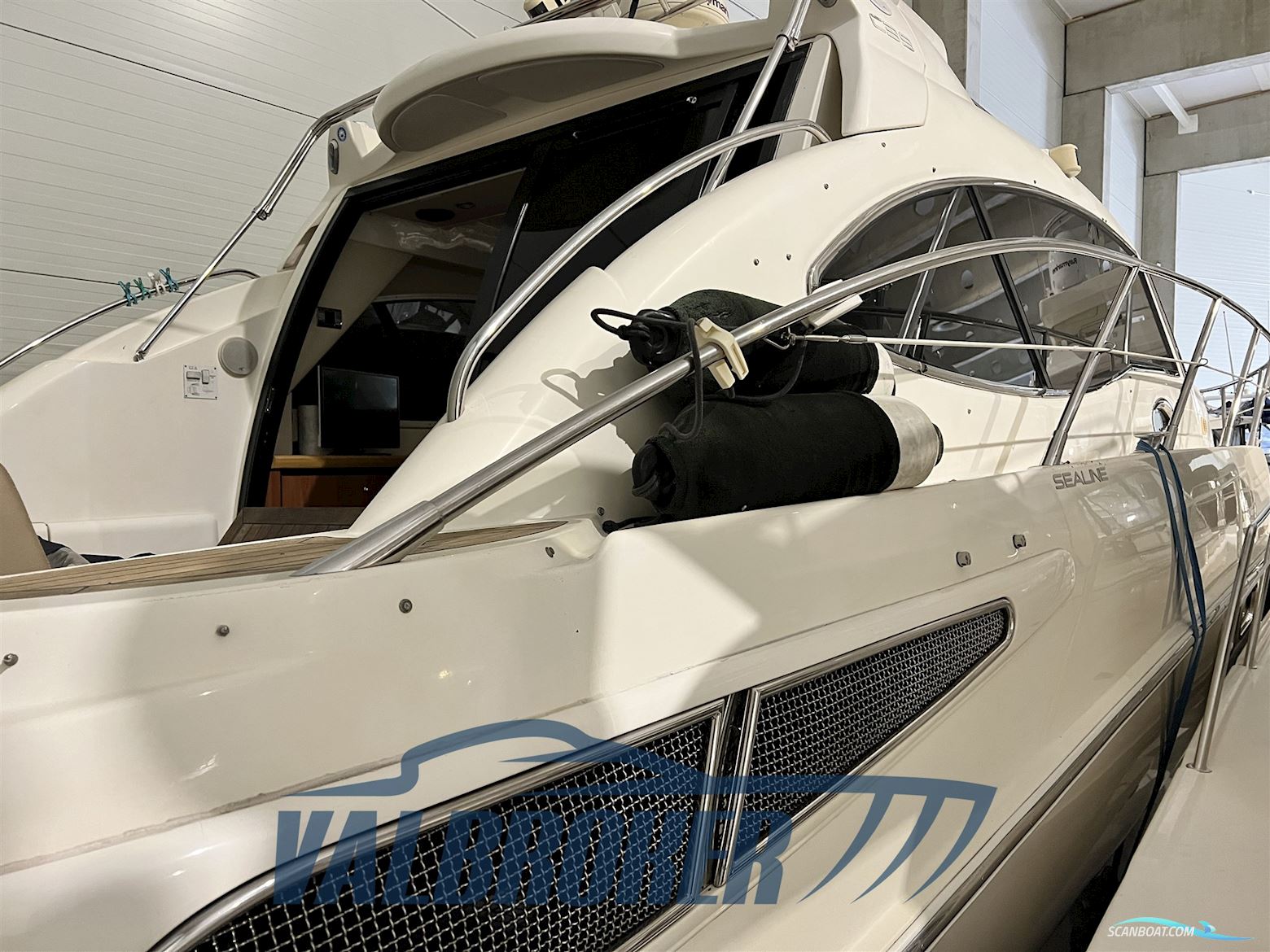 Sealine C 39