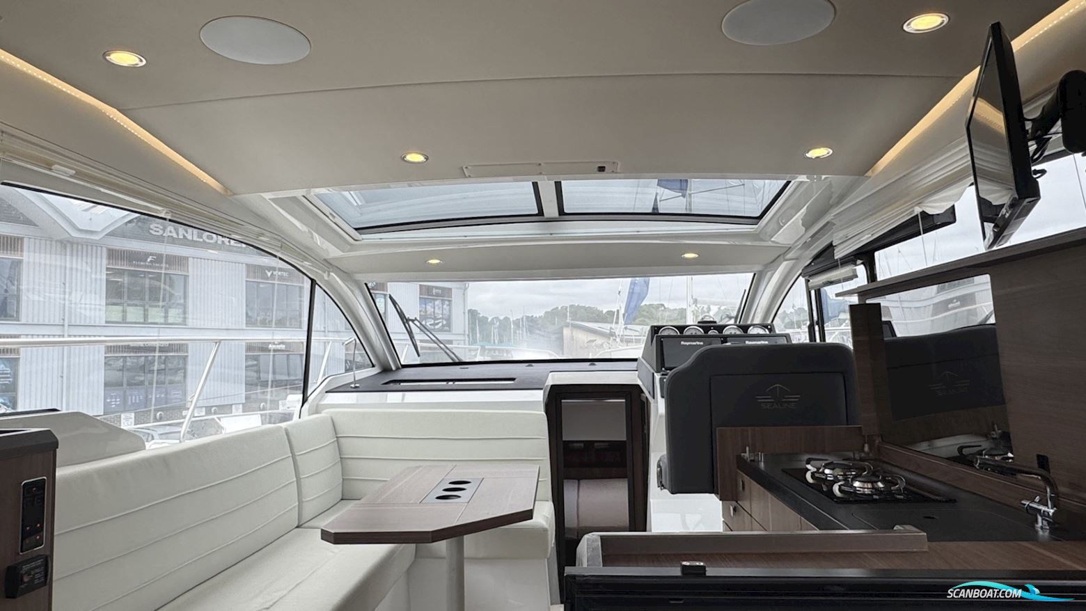 Sealine C330