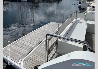 Sealine C330 Motorboot 2017, mit Volvo Penta motor, Deutschland