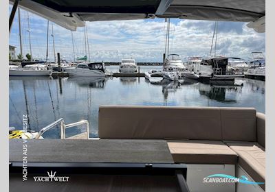 Sealine C330 Motorboot 2017, mit Volvo Penta motor, Deutschland