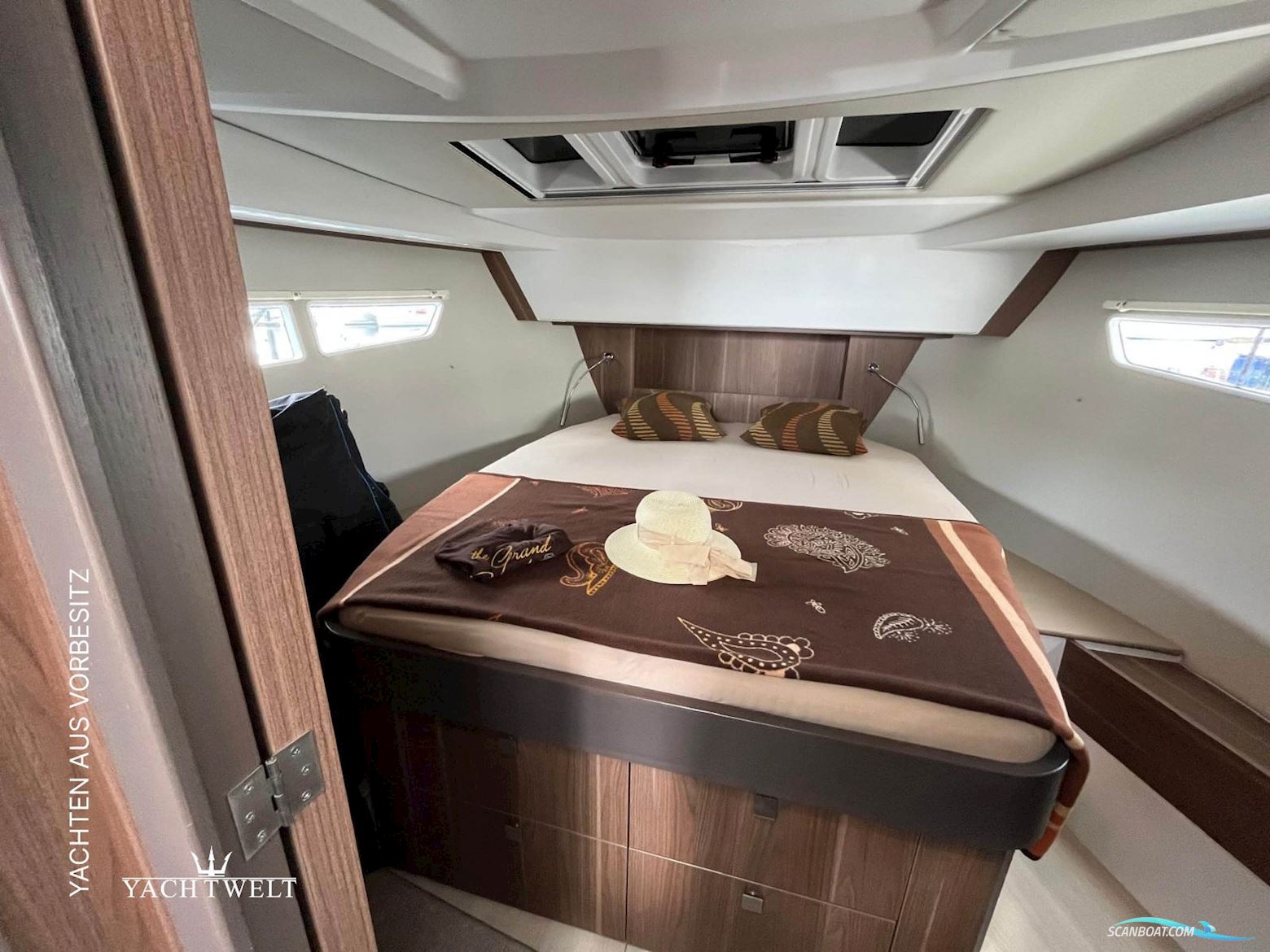 Sealine C330