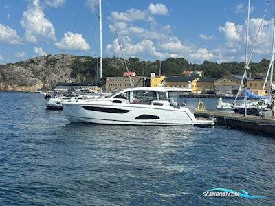 Sealine C330 Motorboot 2016, mit Volvo Penta motor, Sweden